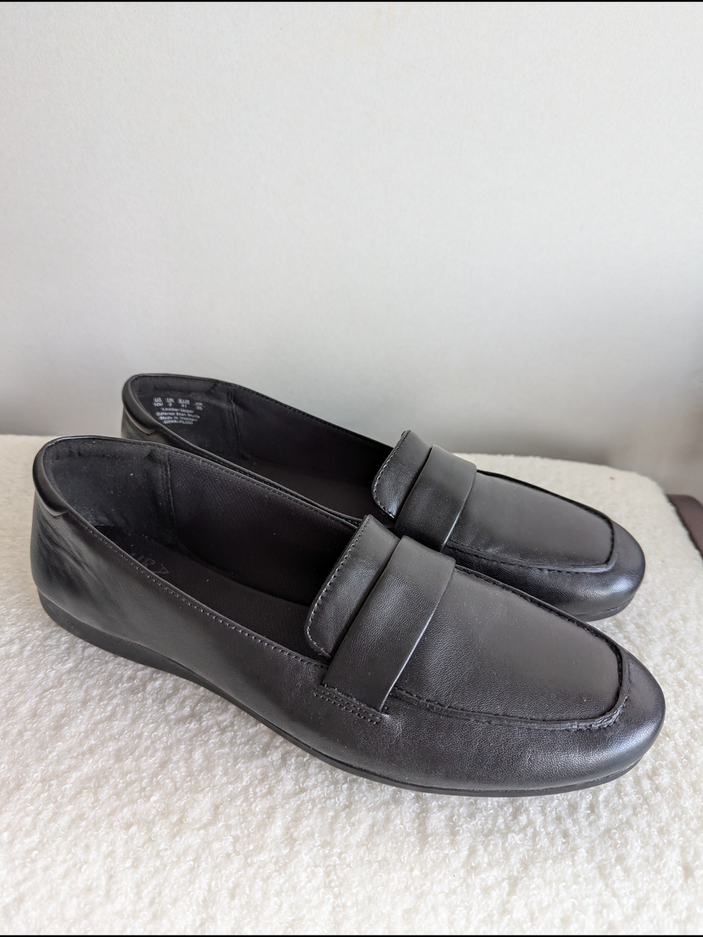 Naturalizer Black Leather Slip-On Penny Loafers